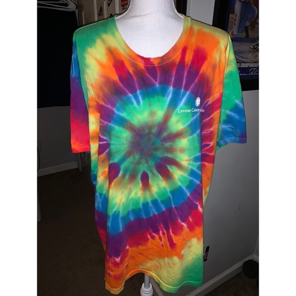 Tye Dye Levine Cancer Institute Short Sleeve 💜 - Picture 3 of 8